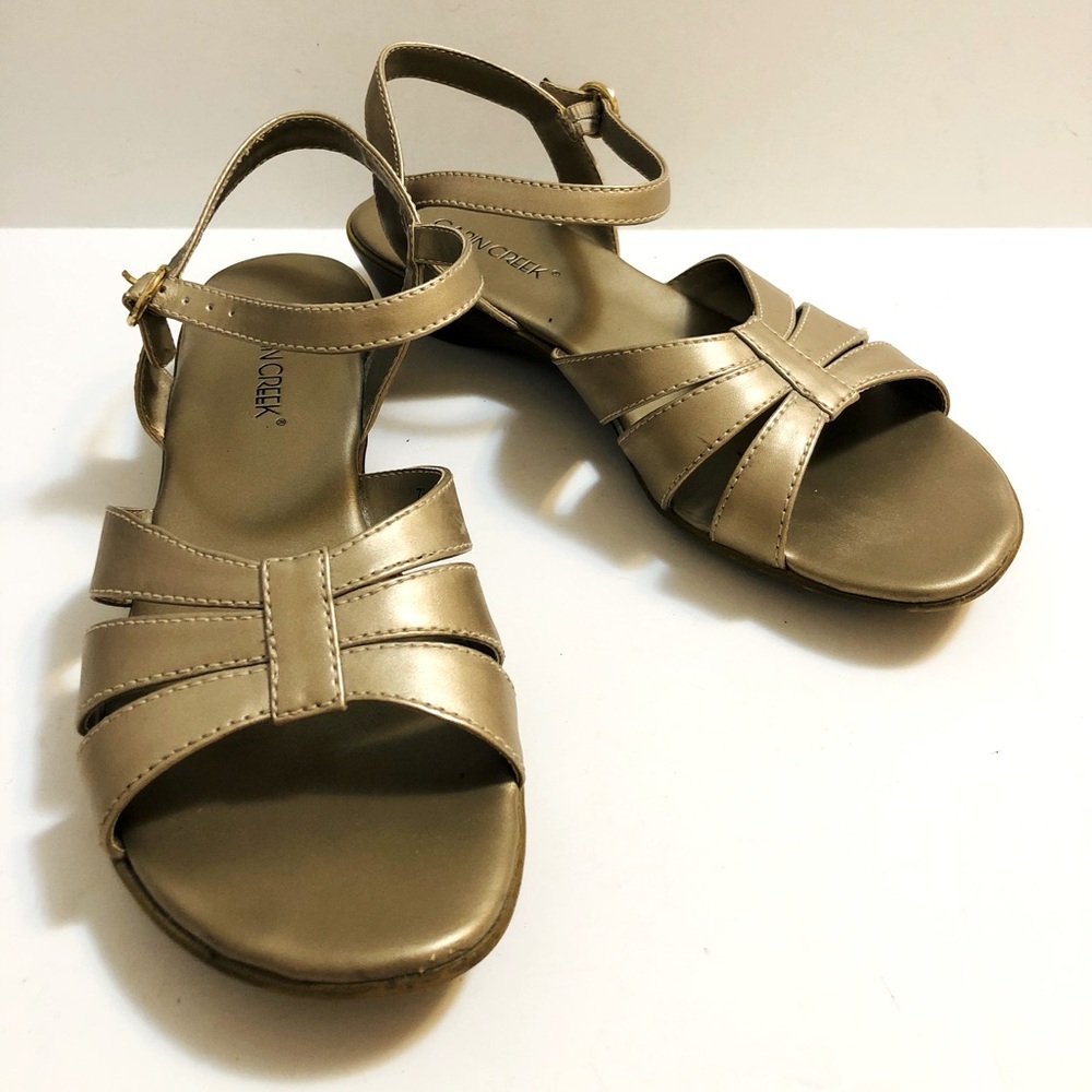 Cabin Creek Size 7.5 M Women Sandal Ankle Strap Beige Synthetic